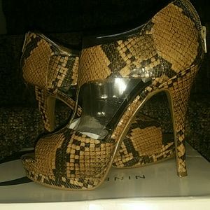 Python print open toed heels